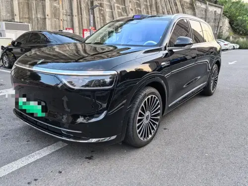 AITO M8, 2025