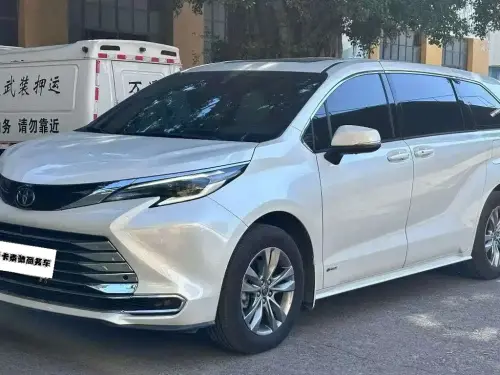 Toyota Sienna, 2024