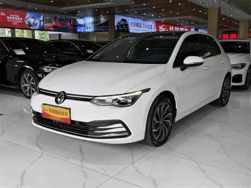 Volkswagen Golf, 2024