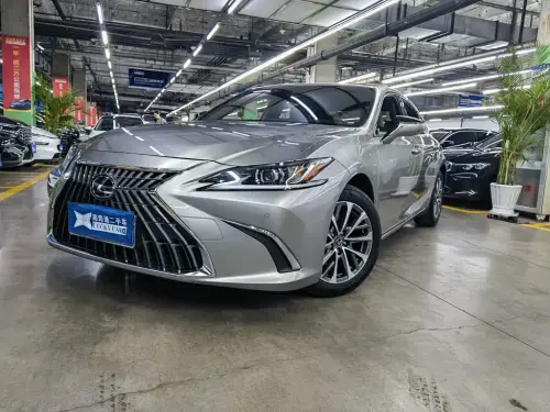 Lexus ES, 2024