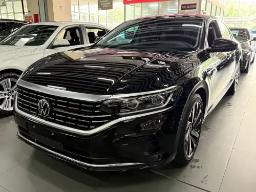 Volkswagen Passat, 2022