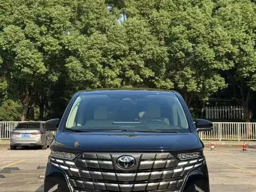 Toyota Alphard, 2024