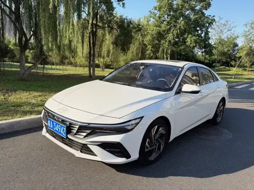 Hyundai Elantra, 2023