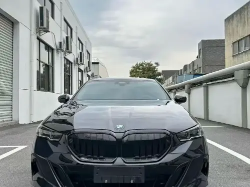 BMW 5-Series, 2026