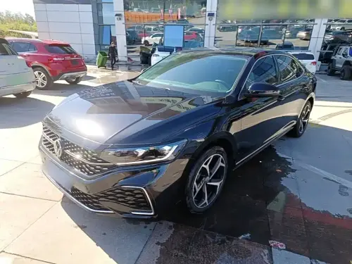 Volkswagen Passat, 2025