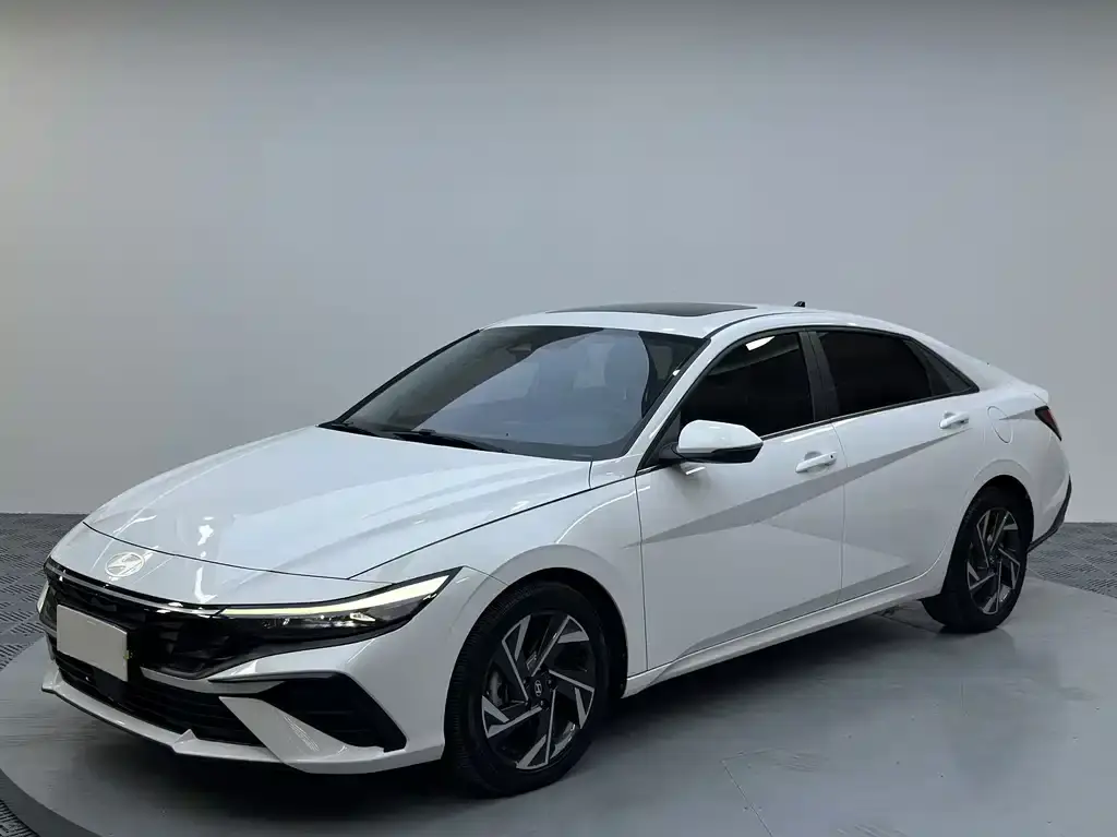 Hyundai Elantra, 2024