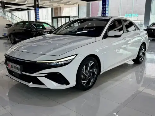 Hyundai Elantra, 2023