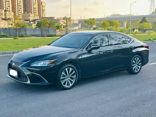Lexus ES, 2020