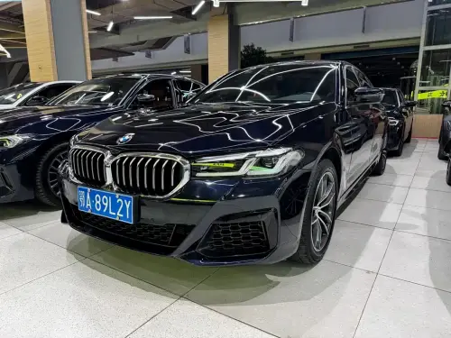 BMW 5-Series, 2022