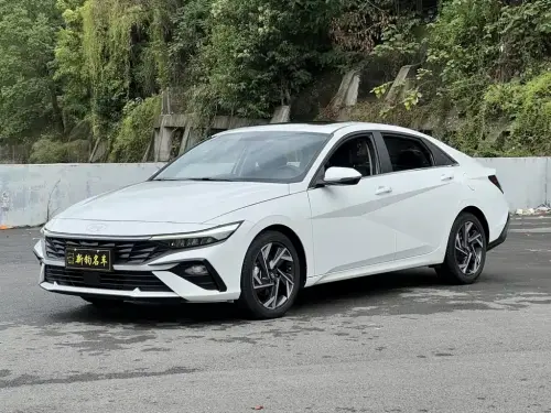 Hyundai Elantra, 2024