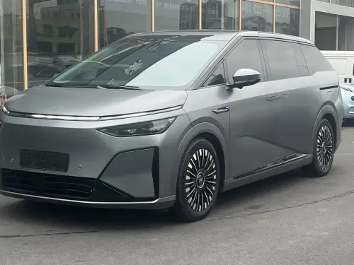 XPeng X9, 2025