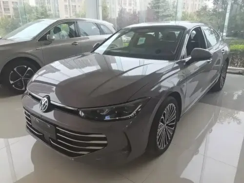 Volkswagen Passat, 2024