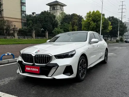 BMW 5-Series, 2024