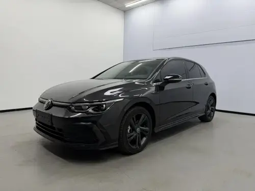 Volkswagen Golf, 2022