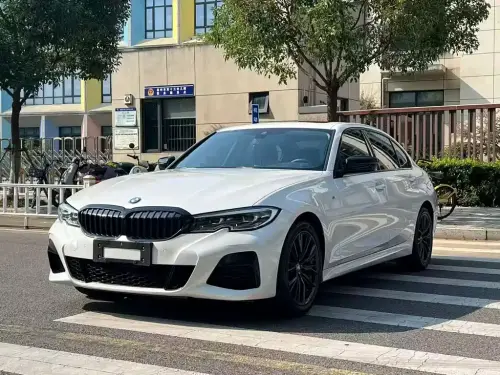 BMW 3-Series, 2022