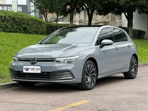 Volkswagen Golf, 2023