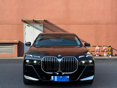 BMW 7-Series, 2023