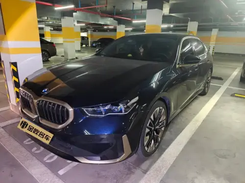BMW 5-Series, 2024
