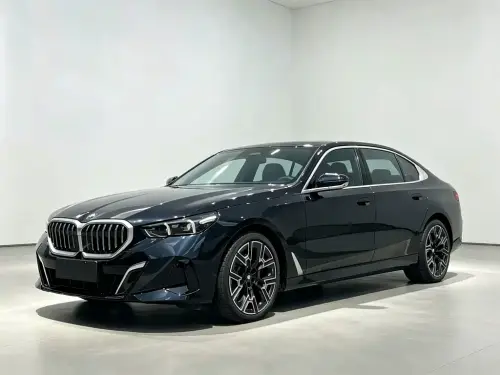 BMW 5-Series, 2025