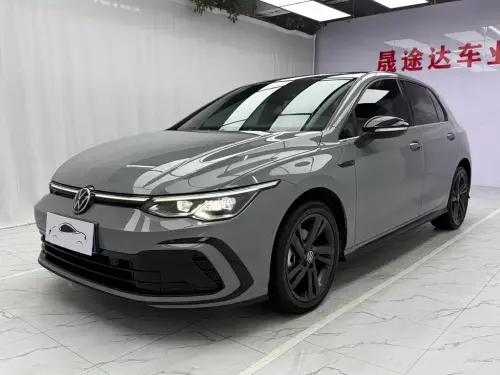Volkswagen Golf, 2022