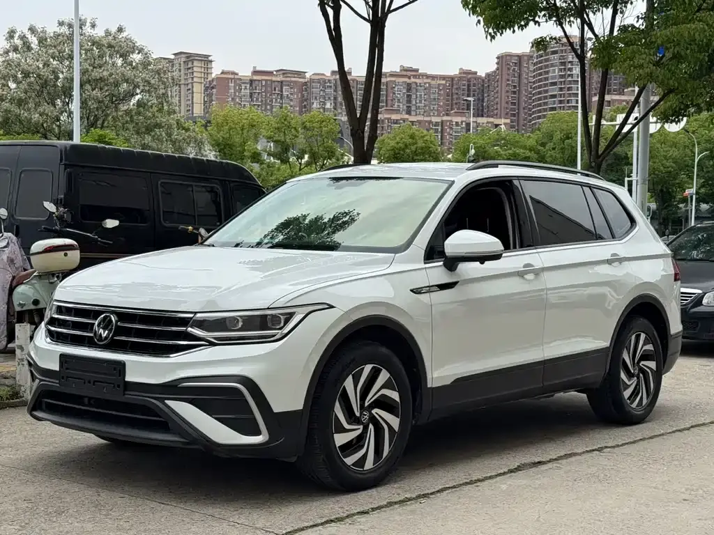 Volkswagen Tiguan, 2023
