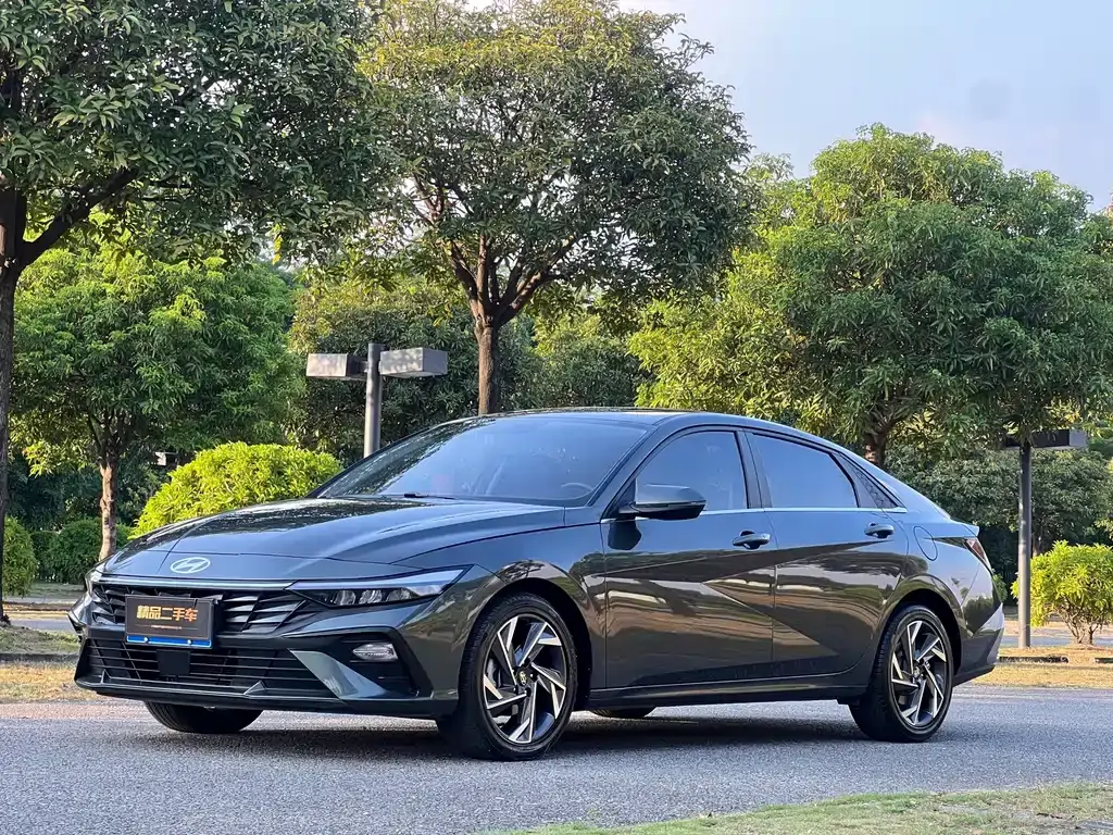 Hyundai Elantra, 2025