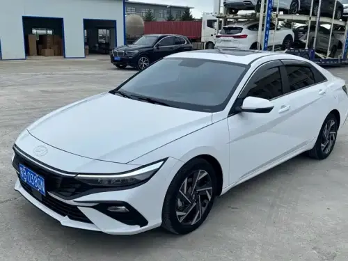 Hyundai Elantra, 2024