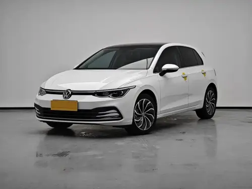 Volkswagen Golf, 2024