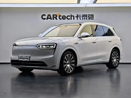 AITO M7, 2025