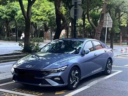 Hyundai Elantra, 2025