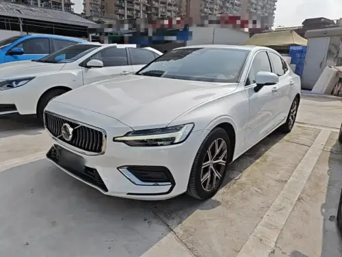 Volvo S60, 2022