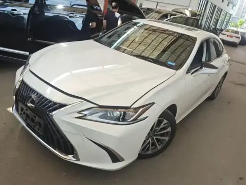 Lexus ES, 2023