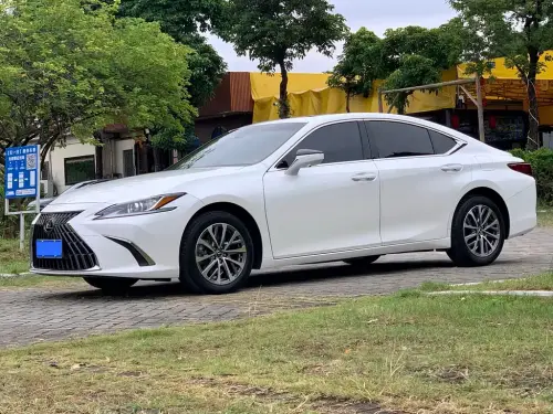 Lexus ES, 2024