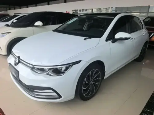 Volkswagen Golf, 2022