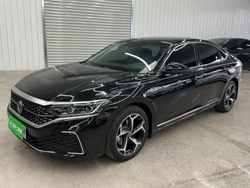 Volkswagen Passat, 2023