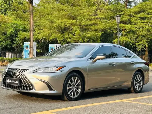 Lexus ES, 2023