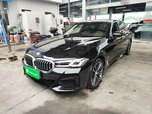 BMW 5-Series, 2023