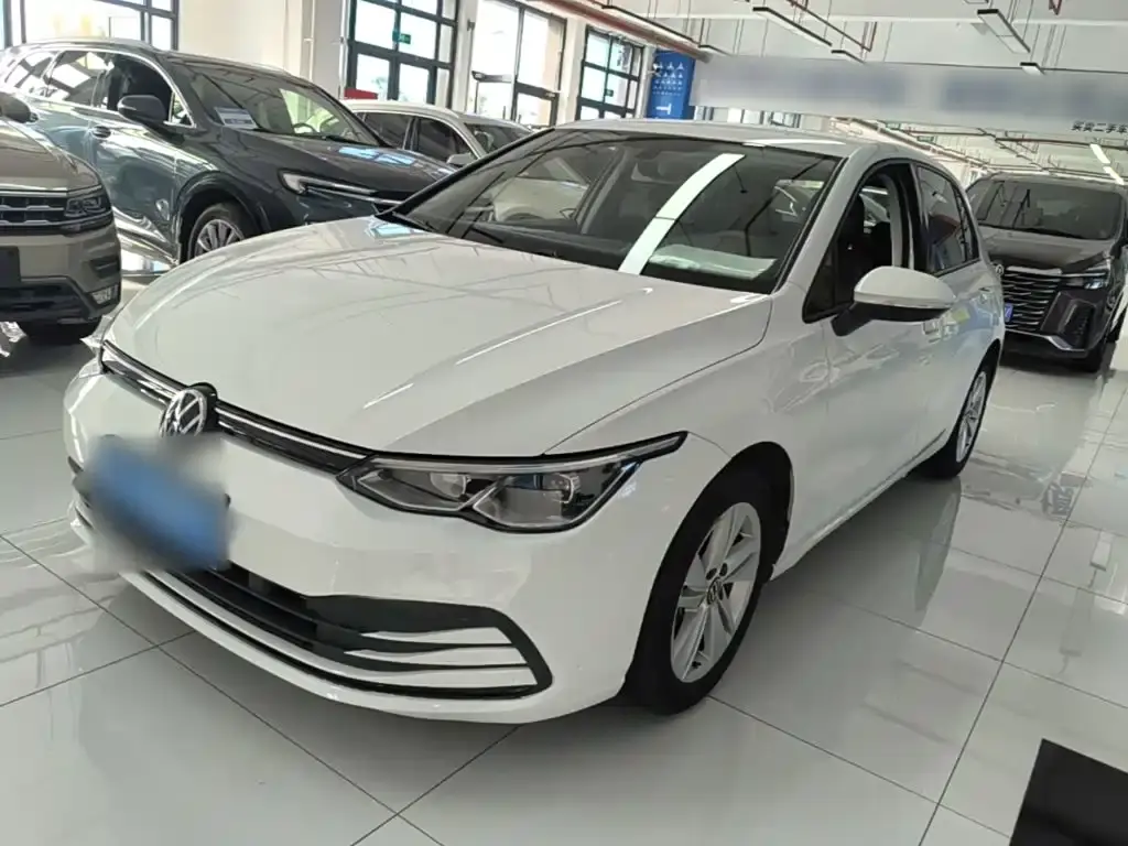 Volkswagen Golf, 2023