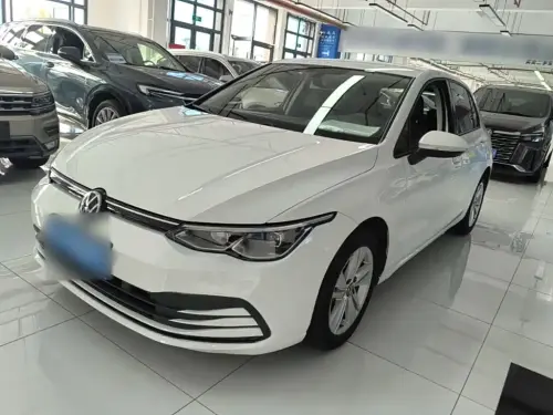Volkswagen Golf, 2023