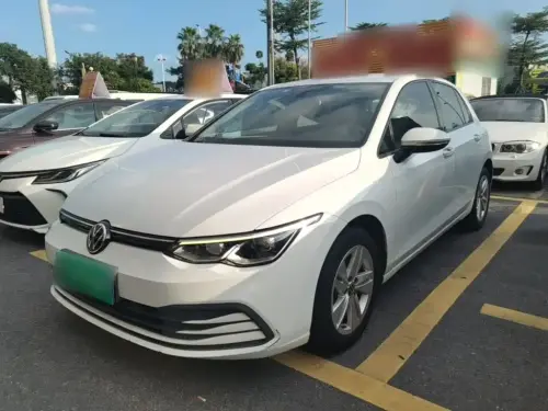 Volkswagen Golf, 2023