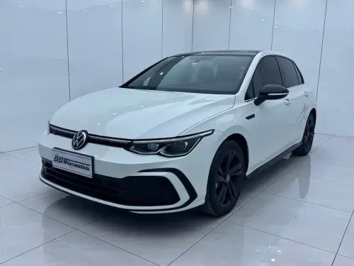 Volkswagen Golf, 2023