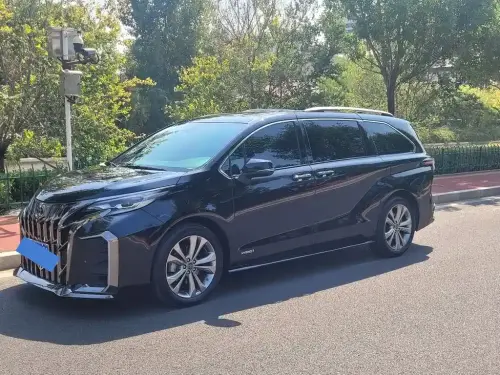 Toyota Sienna, 2023