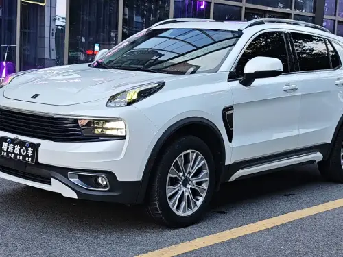 Lynk & Co 01, 2020