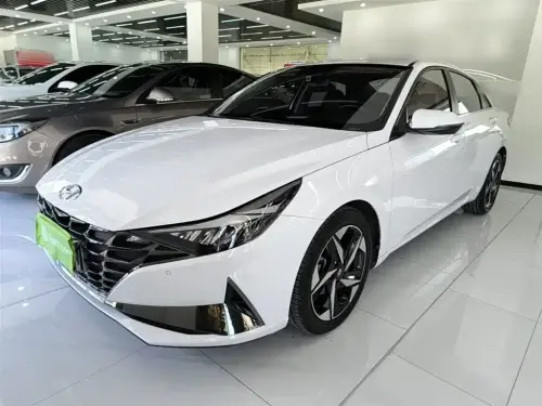 Hyundai Elantra, 2023