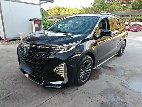Toyota Sienna, 2025