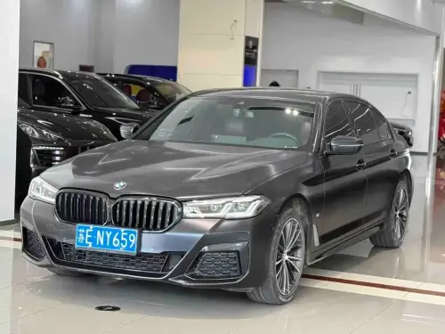 BMW 5-Series, 2022