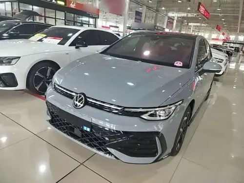 Volkswagen Golf, 2025