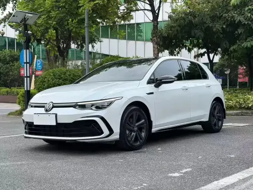 Volkswagen Golf, 2024