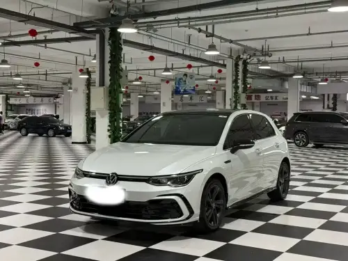 Volkswagen Golf, 2022