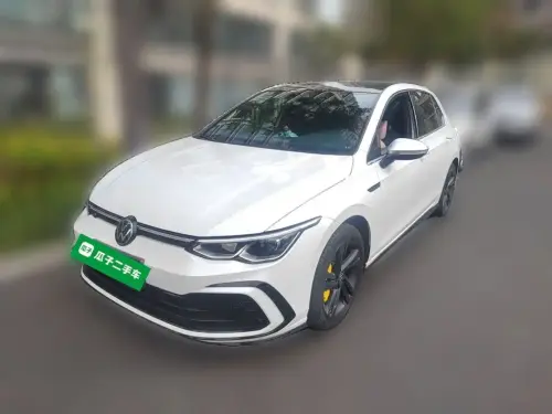 Volkswagen Golf, 2023